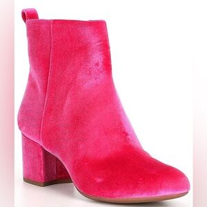 New Gianni Bini JaydennnTwo Velvet Block Heel Booties / Pink / Size 5.5